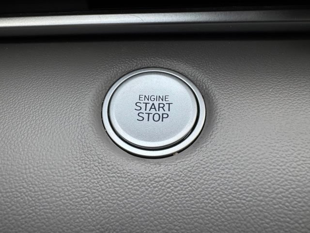 Used 2023 Hyundai Elantra SEL FWD image 17