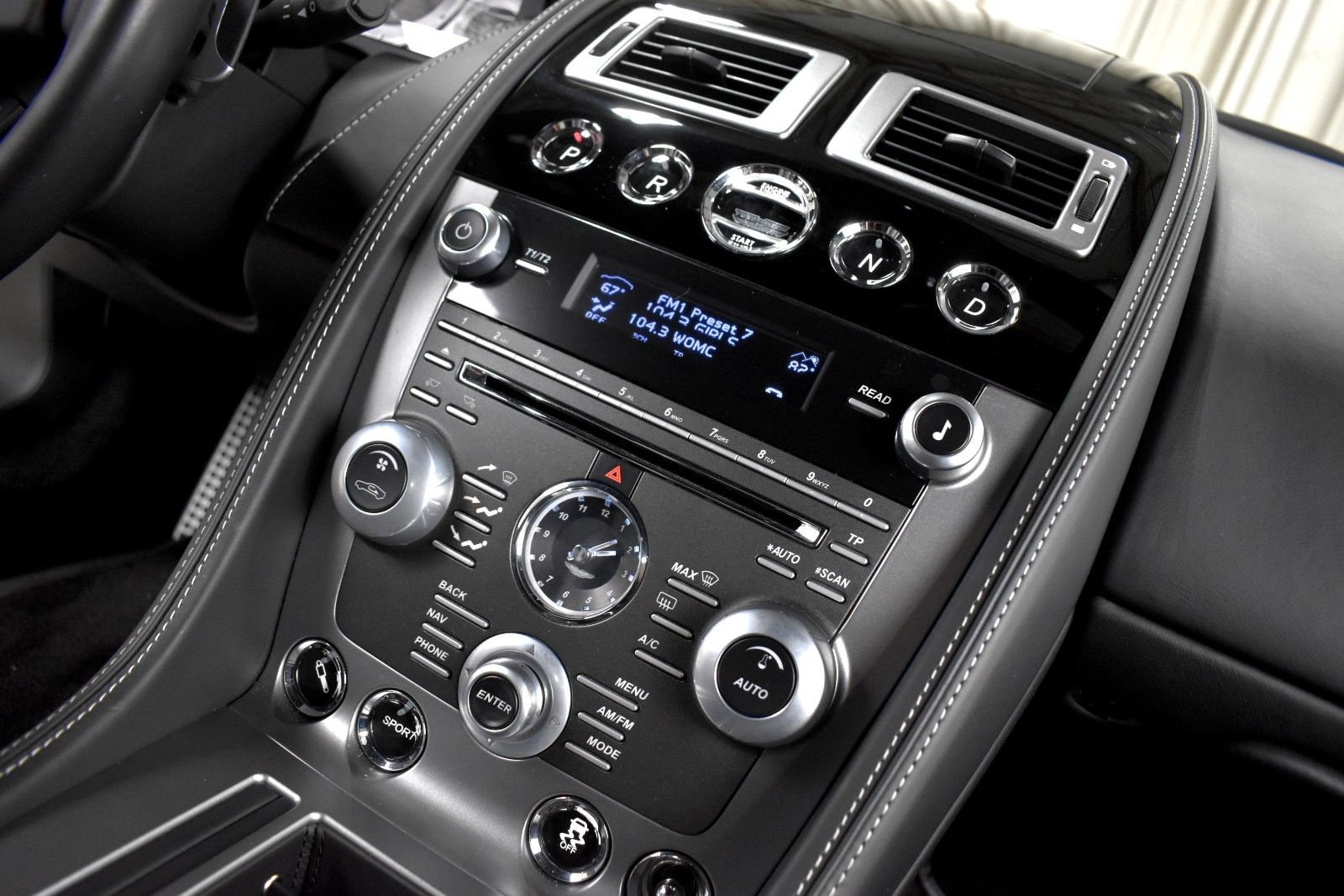 Used 2014 Aston Martin DB9 Coupe RWD image 18