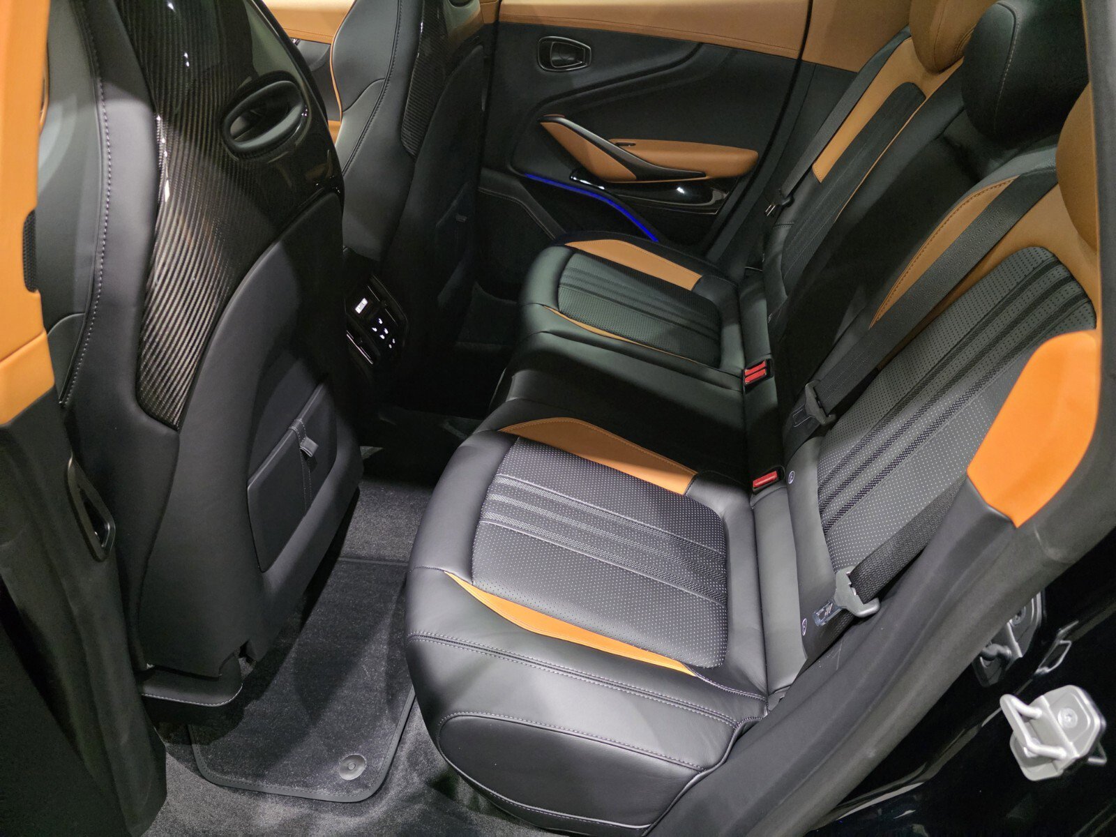 New 2025 Aston Martin DBX 707 image 18