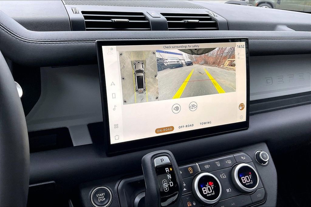 Used 2025 Land Rover Defender 130 X-Dynamic SE image 14