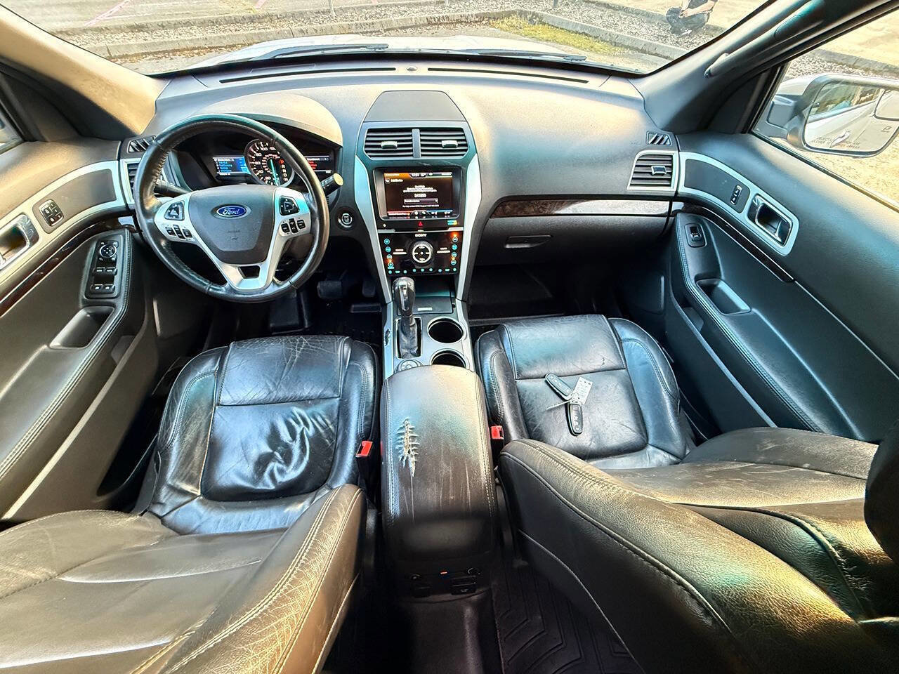 Used 2013 Ford Explorer Limited image 28
