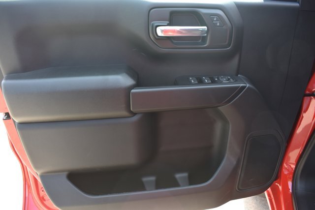 New 2026 Chevrolet Silverado 1500 Custom w/ LPO, Dark Essentials Package AWD/4WD image 15