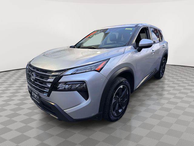 Used 2024 Nissan Rogue SV AWD/4WD image 4
