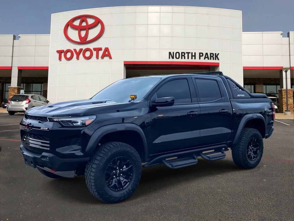 Used 2025 Chevrolet Colorado ZR2 w/ Midnight Edition AWD/4WD image 1