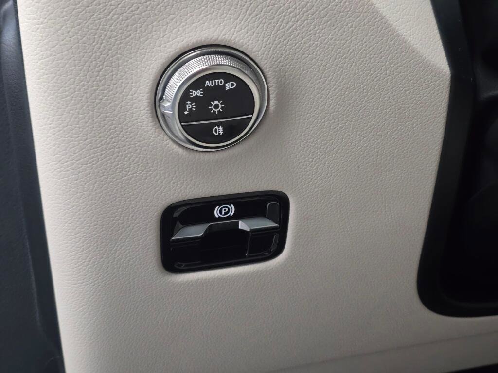 New 2026 Mercedes-Benz GLC 300 4MATIC image 23