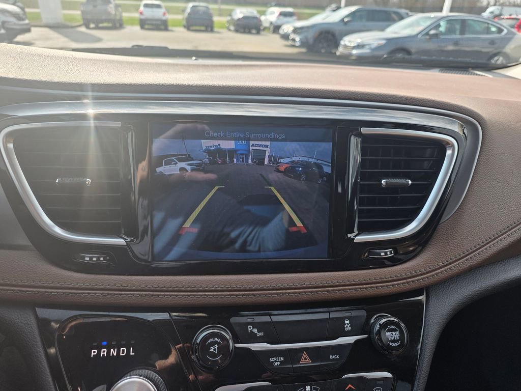 Used 2017 Chrysler Pacifica Limited w/ UConnect Theater Package image 19