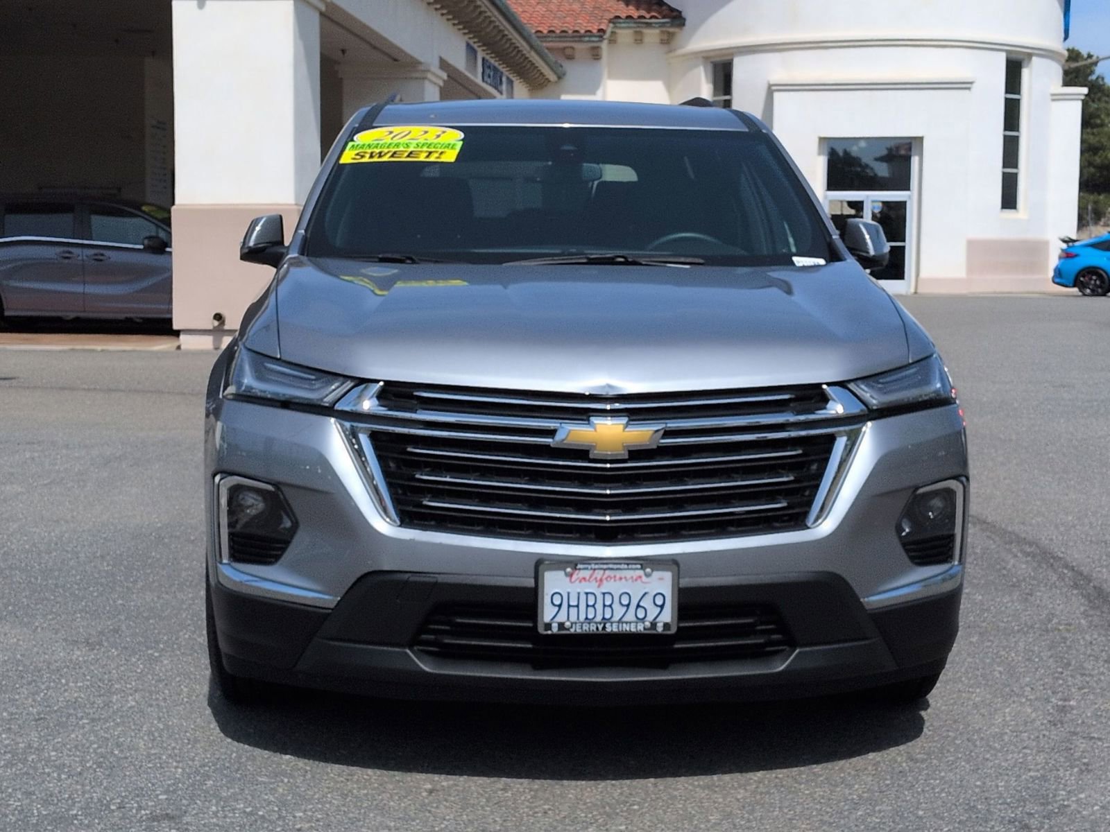 Used 2023 Chevrolet Traverse LT image 8