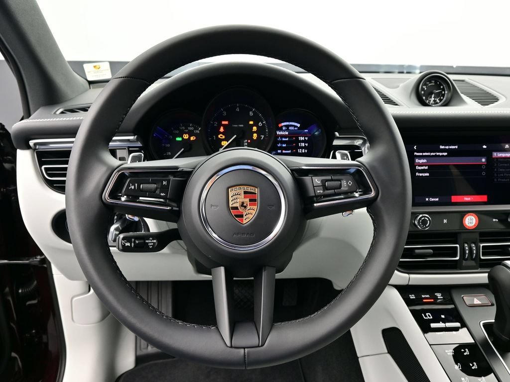 Certified 2026 Porsche Macan AWD/4WD image 8