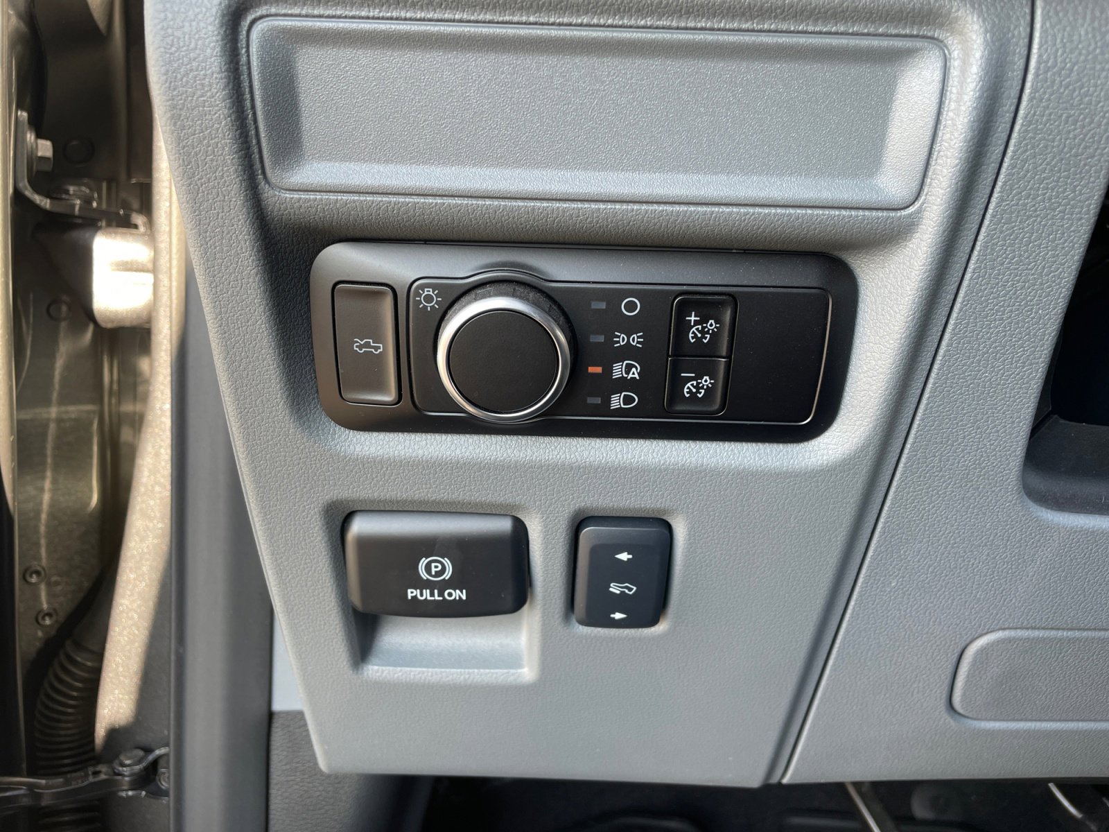 Used 2025 Ford F150 Lightning Flash image 14