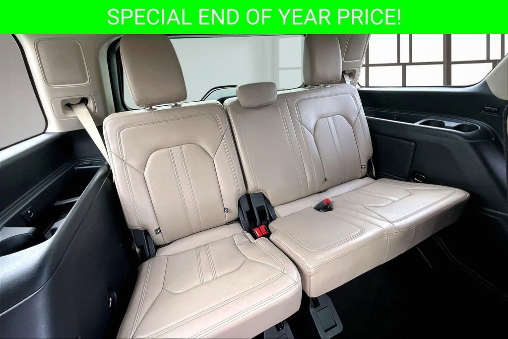 Used 2022 Ford Expedition Limited image 25