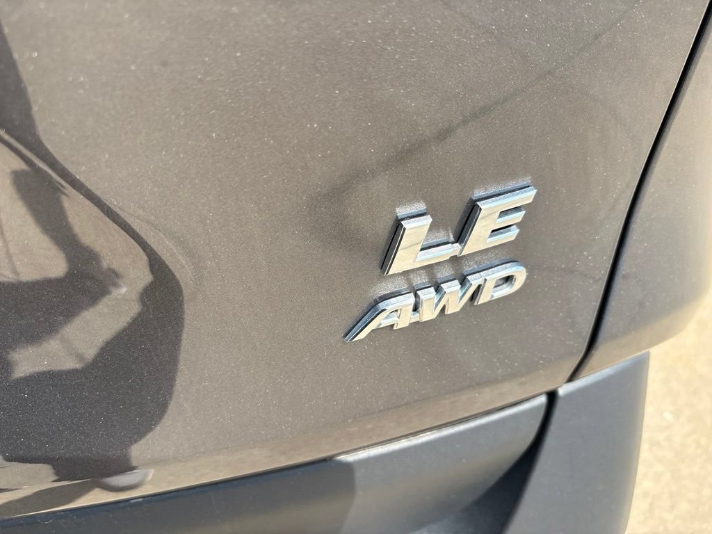 Used 2025 Toyota RAV4 LE AWD/4WD image 23