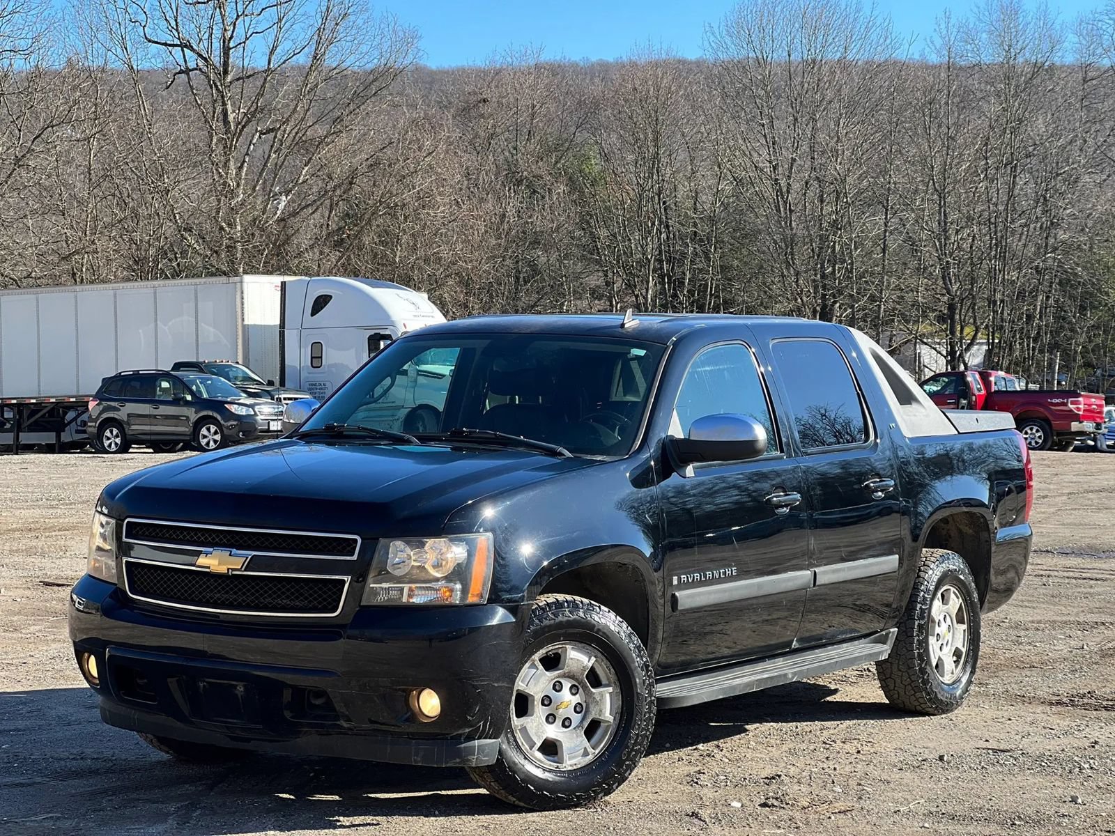 Used 2007 Chevrolet Avalanche LT w/ LT Preferred Equipment Group AWD/4WD image 2