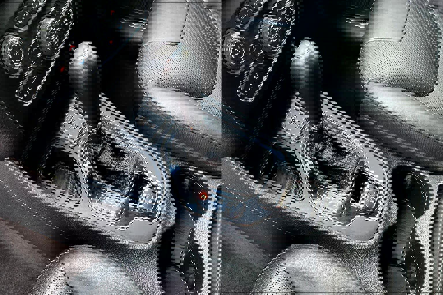 Used 2019 Jeep Cherokee Limited image 15