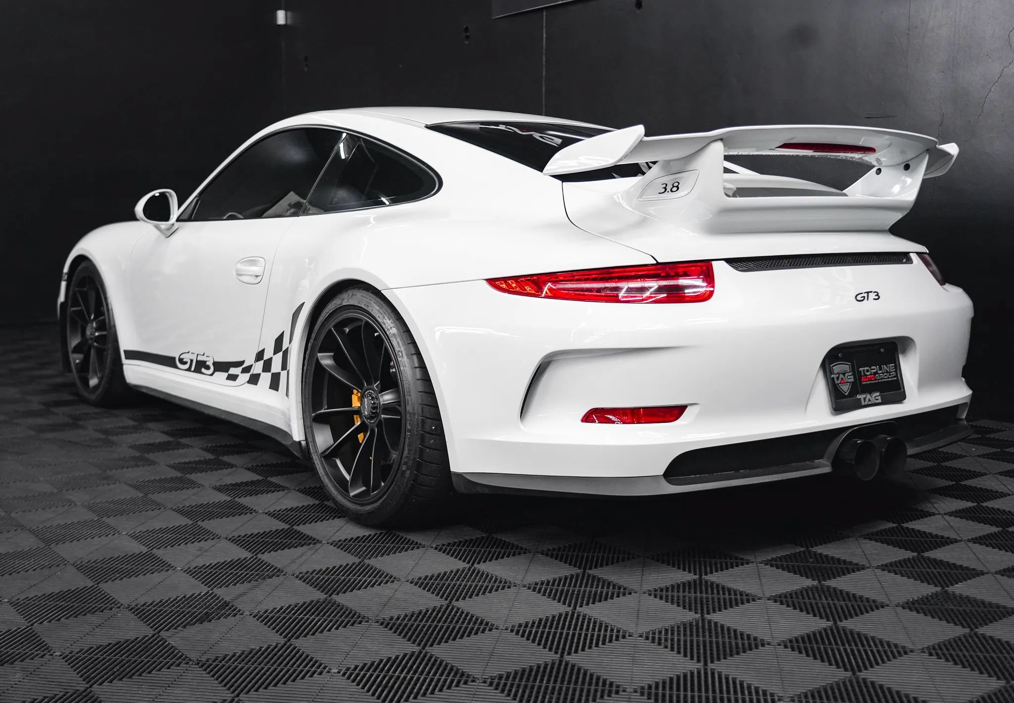 Used 2015 Porsche 911 GT3 RWD image 32