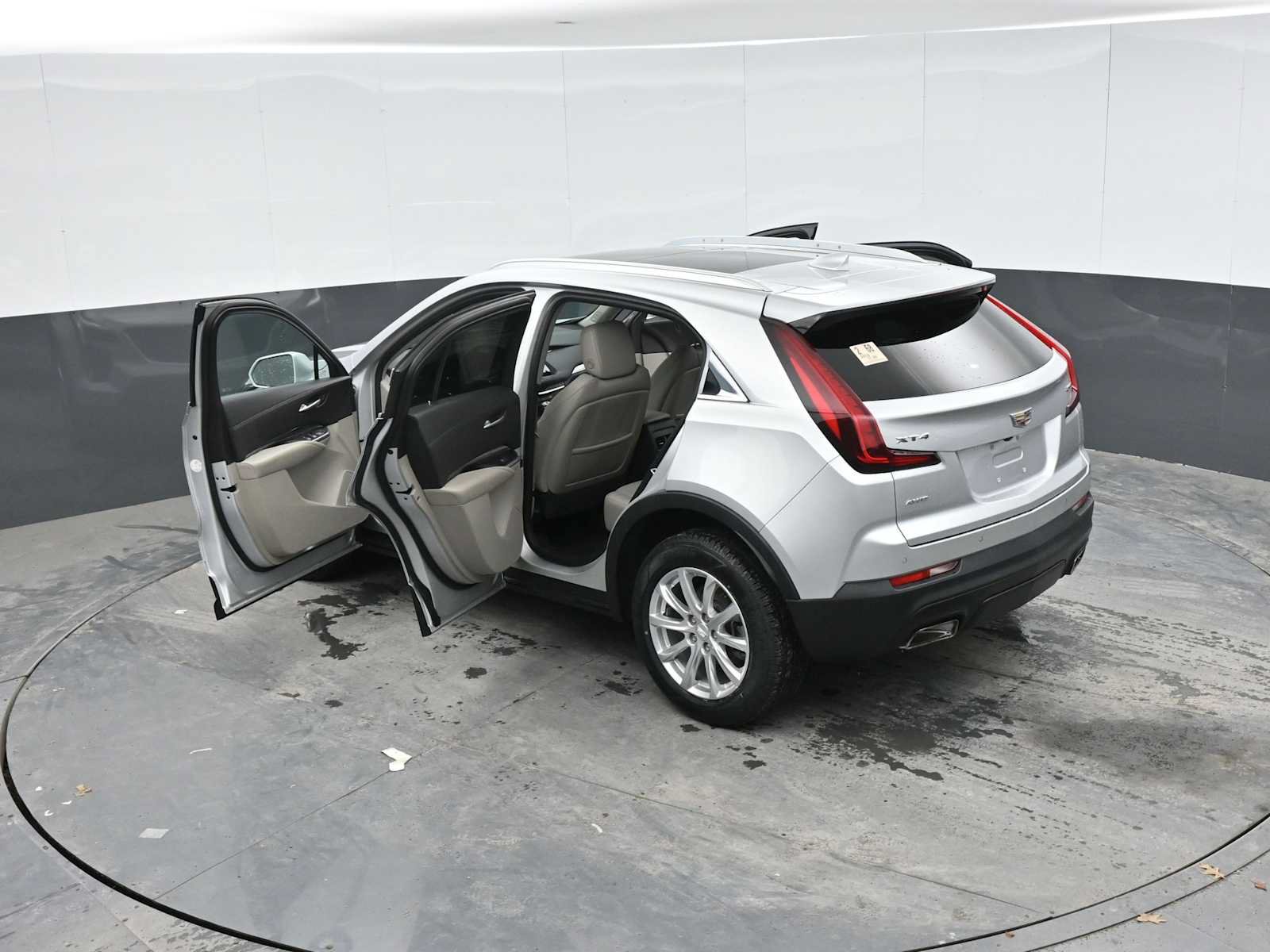 Used 2019 Cadillac XT4 Luxury w/ Cold Weather Package AWD/4WD image 49