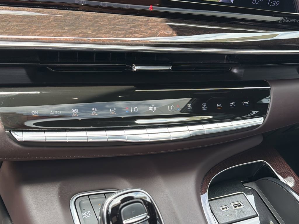 Certified 2024 Cadillac Escalade Sport Platinum w/ LPO, ONYX Package AWD/4WD image 31
