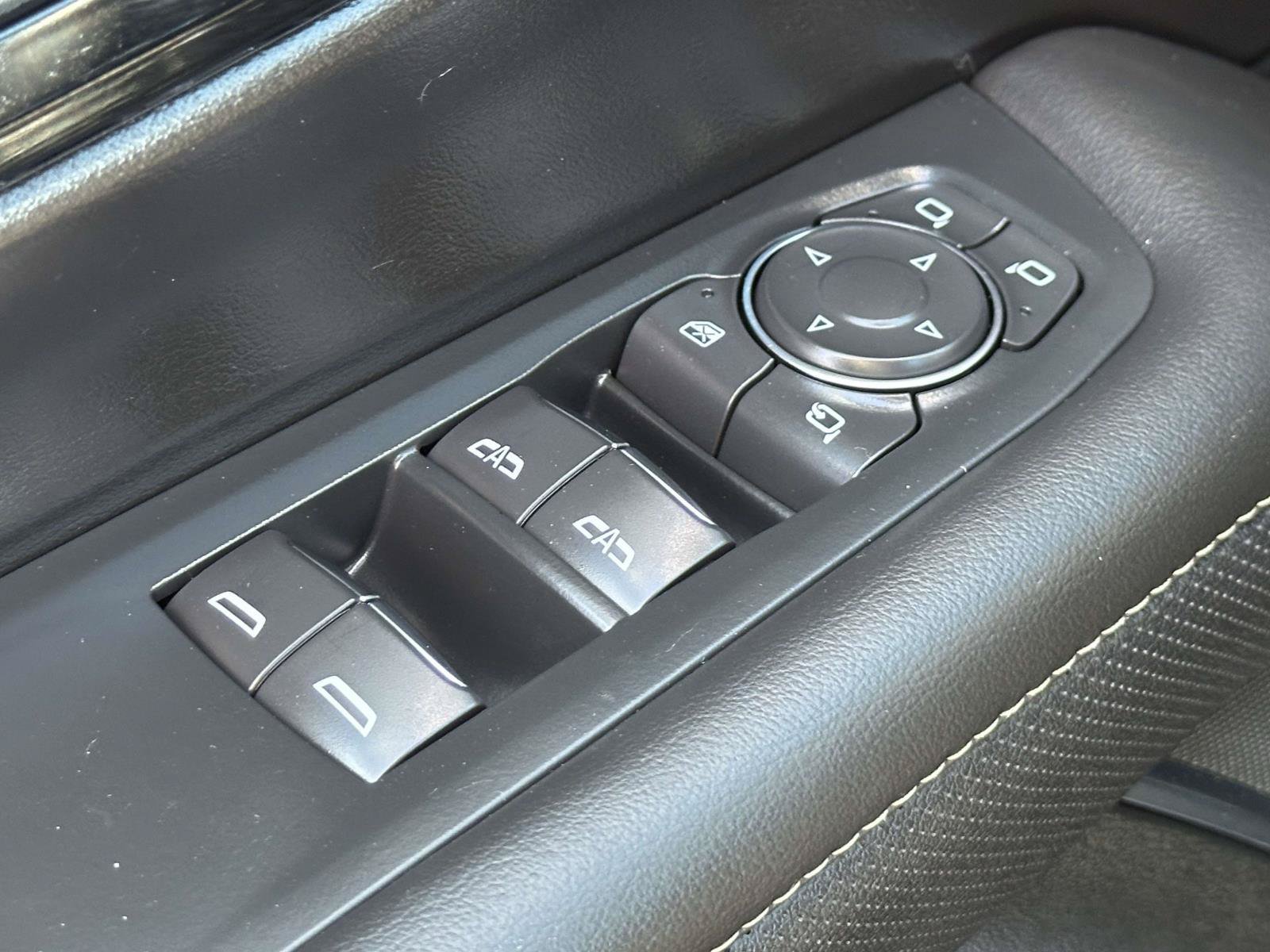 Used 2026 Chevrolet Suburban Premier AWD/4WD image 15