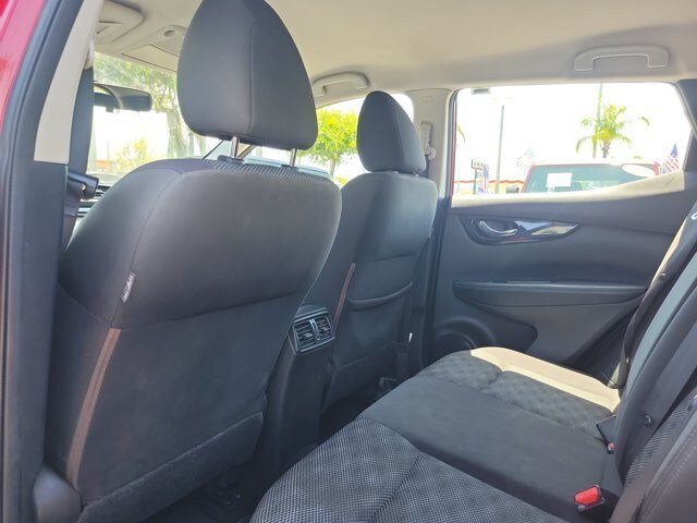 Used 2018 Nissan Rogue Sport SV w/ SV Technology Package FWD image 11