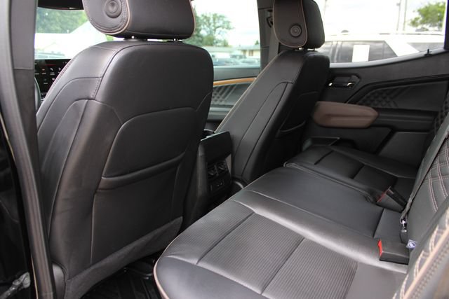 Used 2025 GMC Canyon Denali AWD/4WD image 19