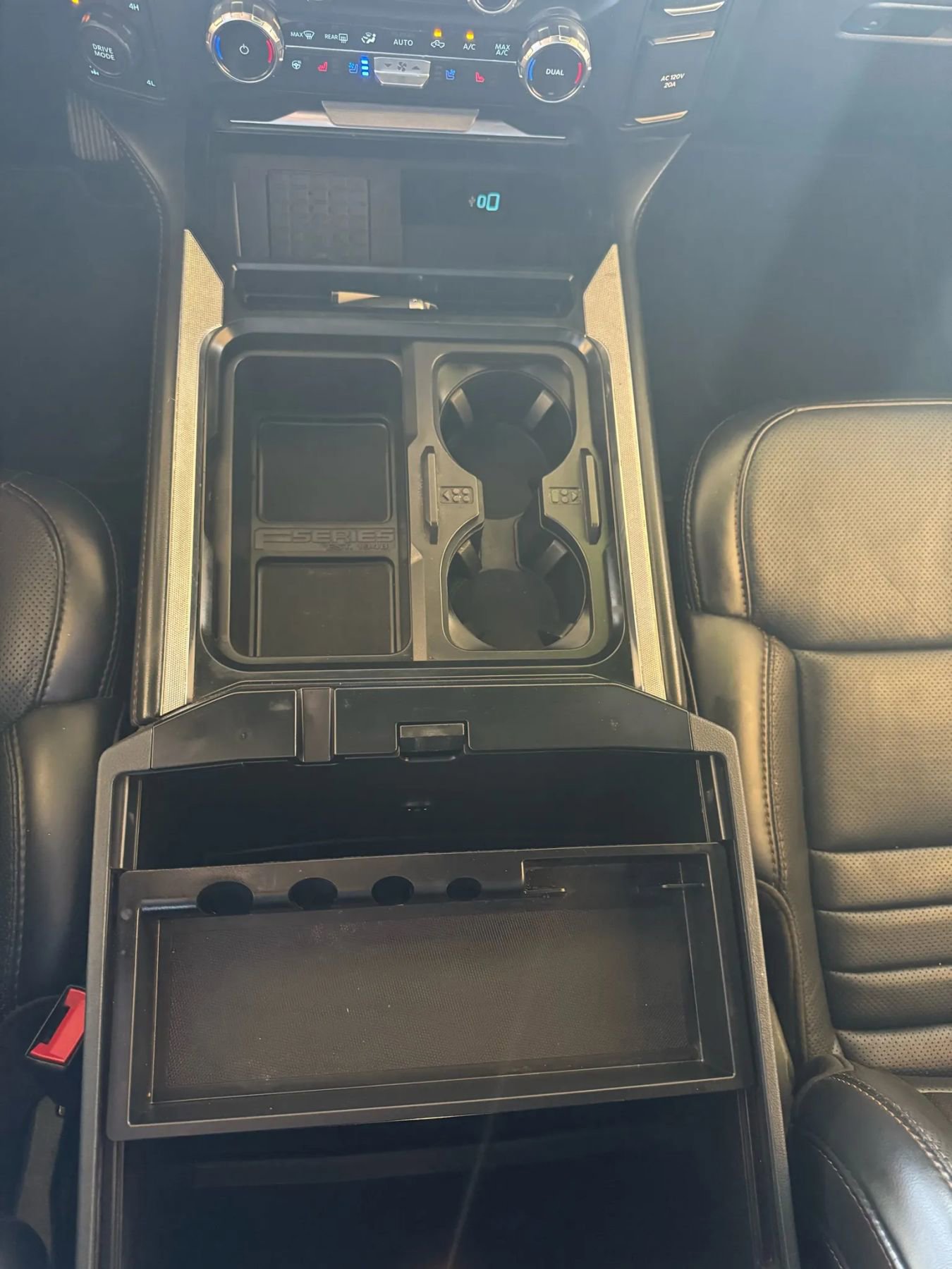 Used 2024 Ford F350 Platinum image 11