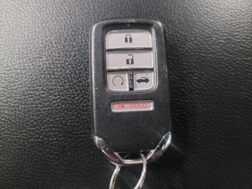 Used 2018 Honda Accord EX image 32