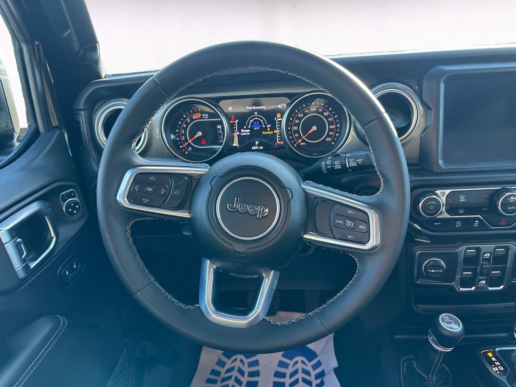 Used 2023 Jeep Wrangler Sahara image 12