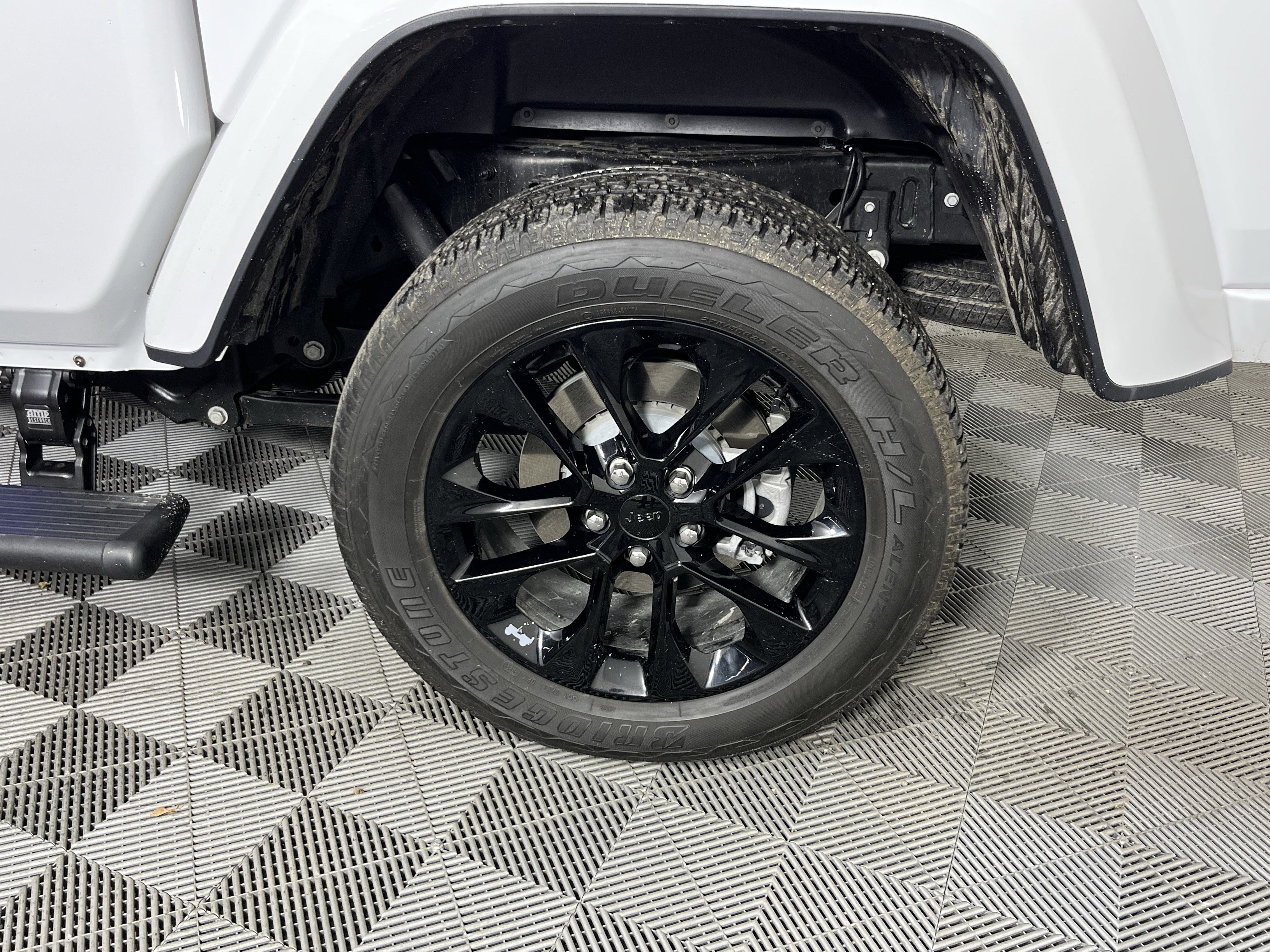 Used 2023 Jeep Gladiator Overland image 20