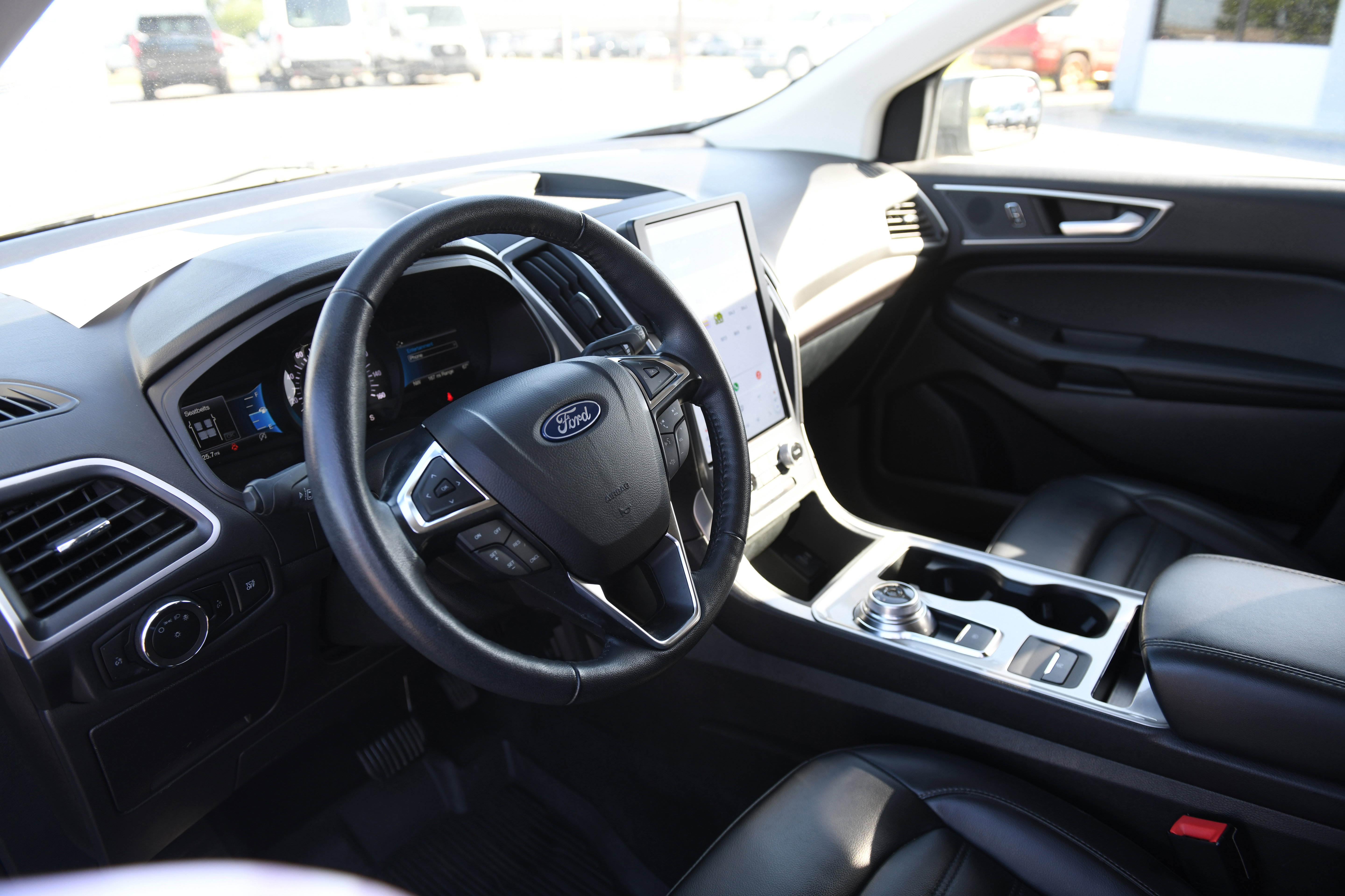 Used 2023 Ford Edge SEL image 14