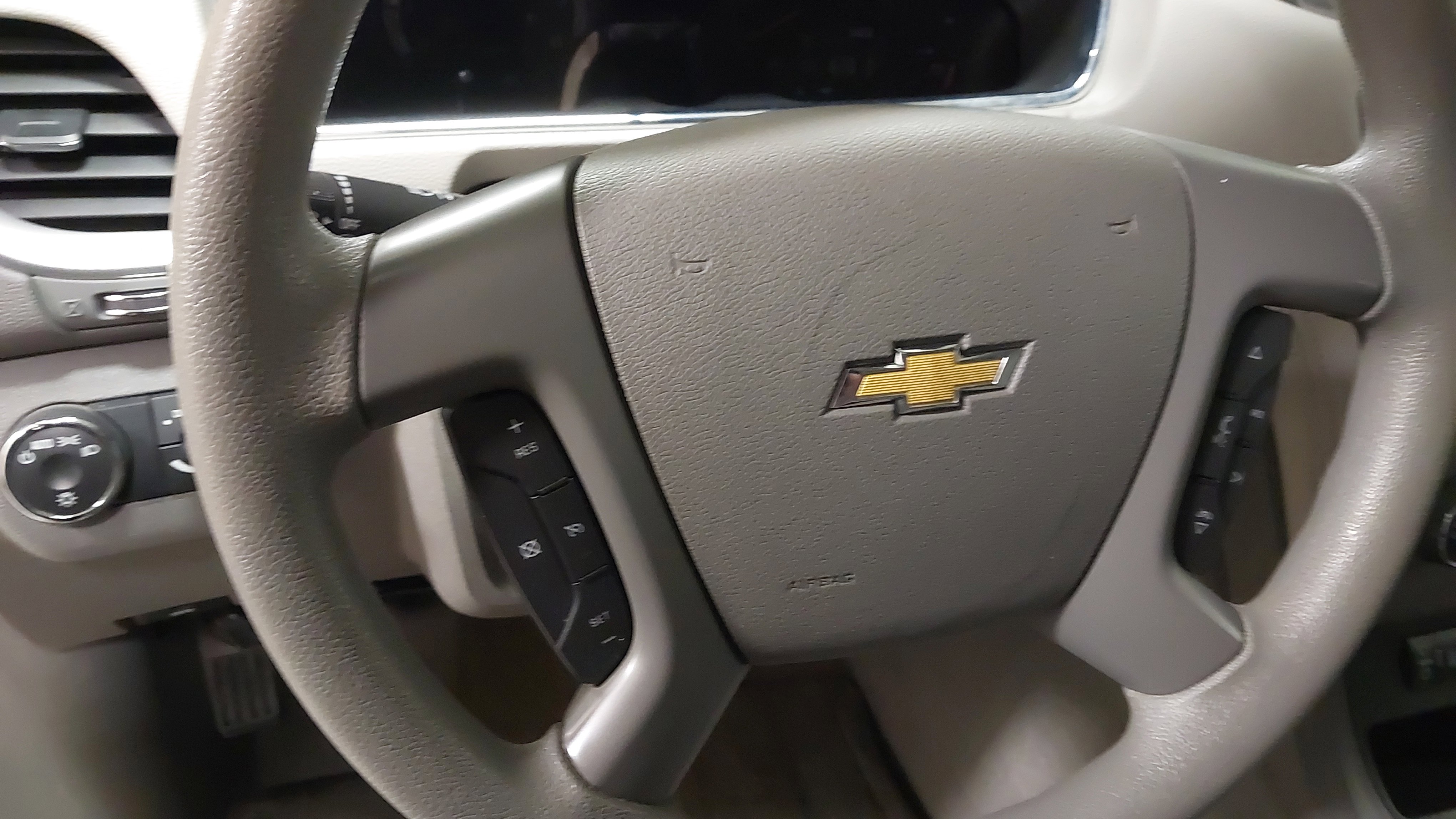 Used 2014 Chevrolet Traverse LS FWD image 23