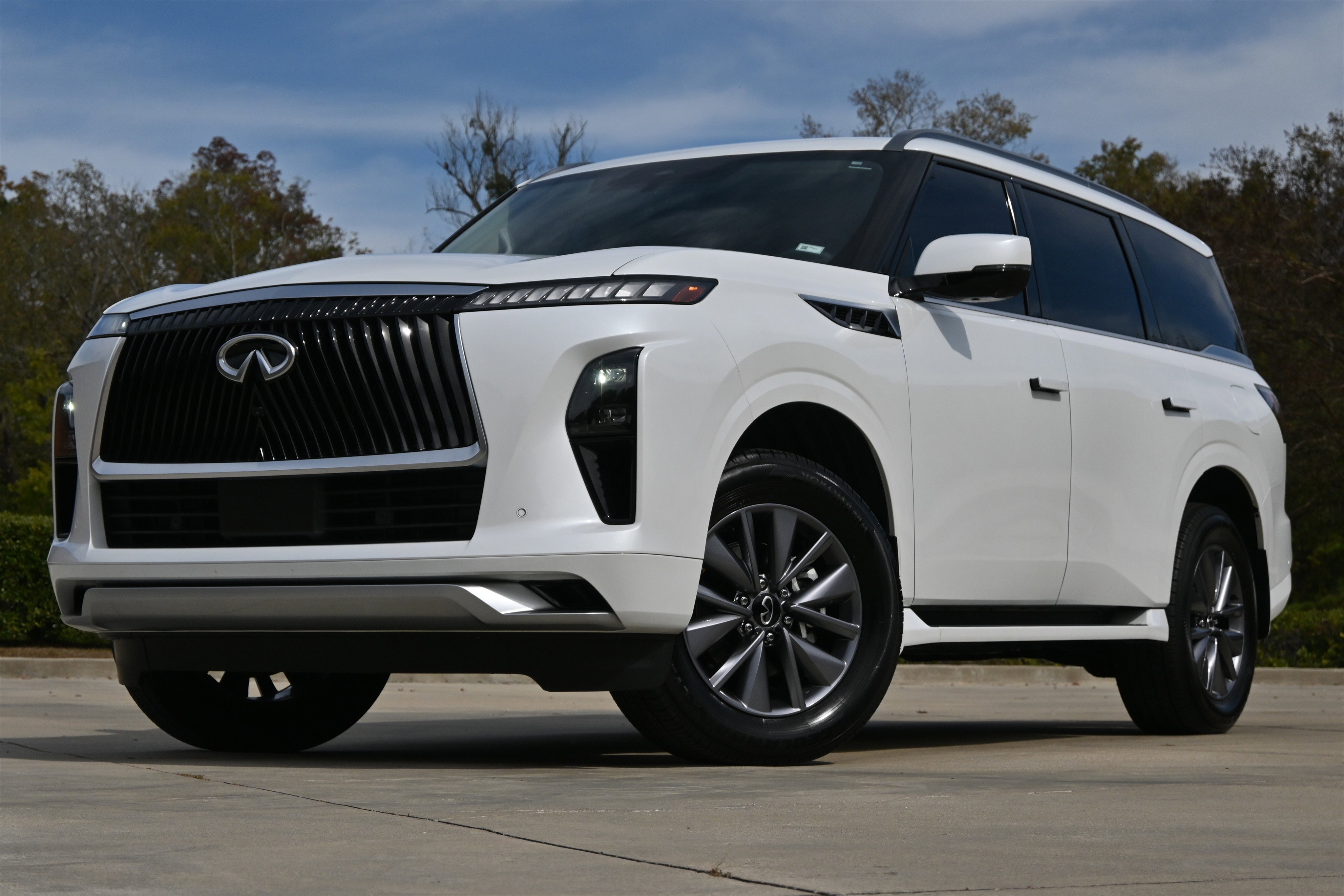 Used 2025 INFINITI QX80 Pure w/ Cargo Package image 4