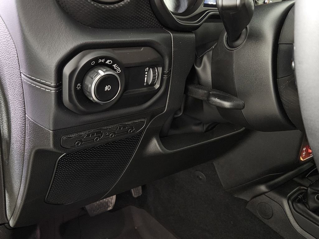 Used 2026 Jeep Wrangler Unlimited Rubicon AWD/4WD image 25
