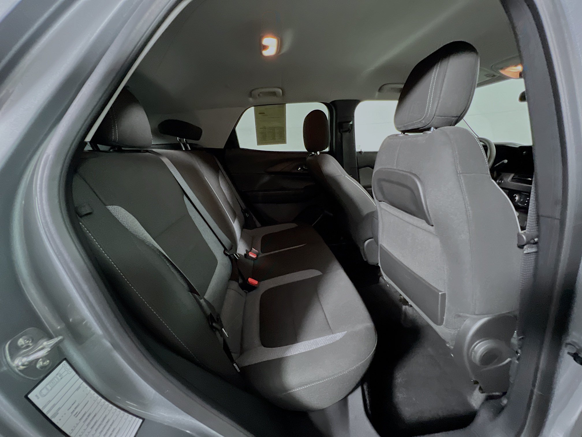 Used 2025 Chevrolet TrailBlazer LT AWD/4WD image 33