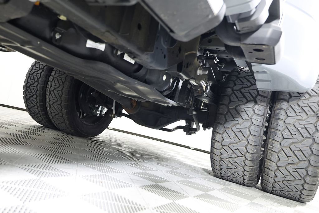 Used 2025 Ford F450 Platinum w/ FX4 Off-Road Package image 51