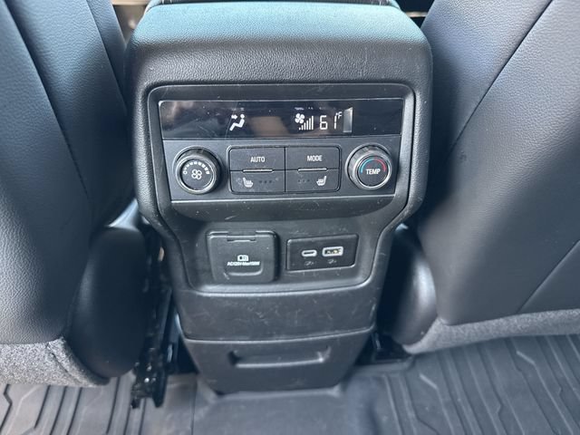 Used 2023 GMC Acadia SLT w/ Preferred Package FWD image 21
