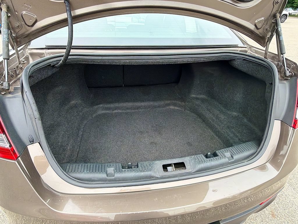 Used 2016 Ford Taurus SEL FWD image 27
