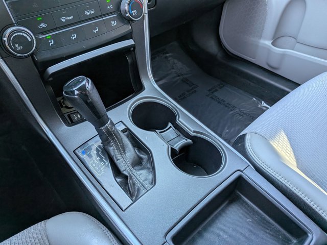 Used 2017 Toyota Camry SE image 12