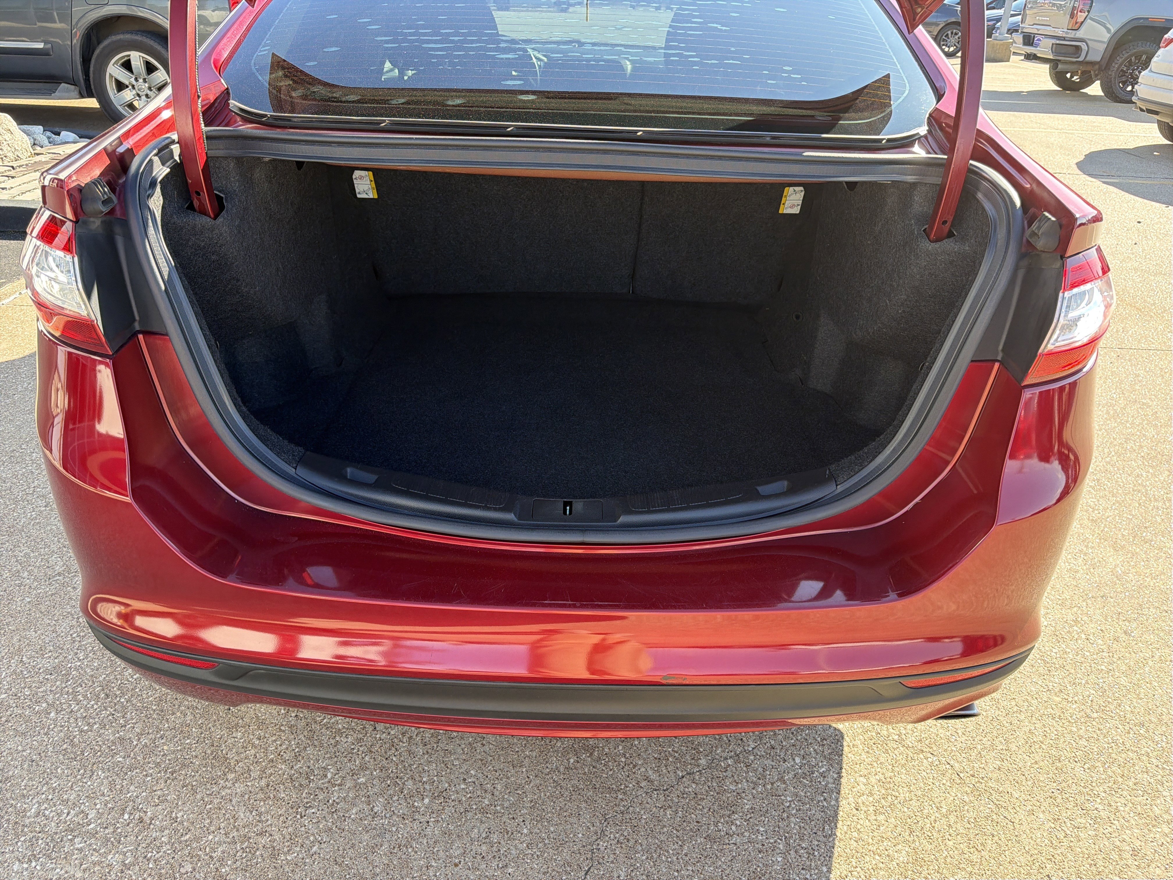 Used 2014 Ford Fusion SE image 25