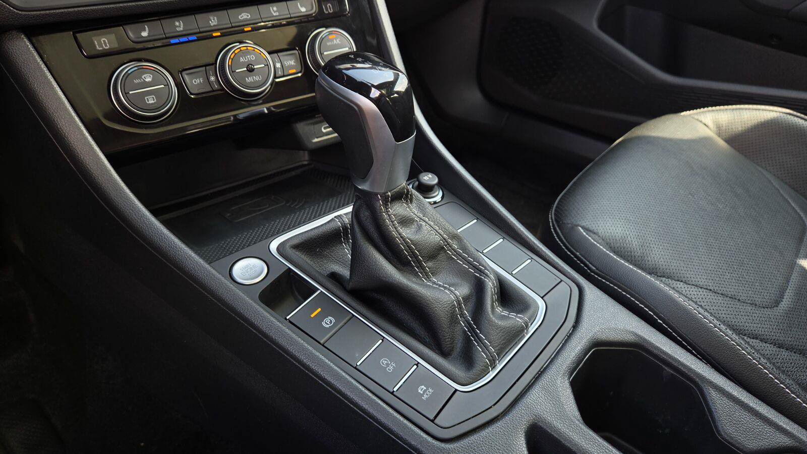 Certified 2023 Volkswagen Jetta SEL FWD image 37