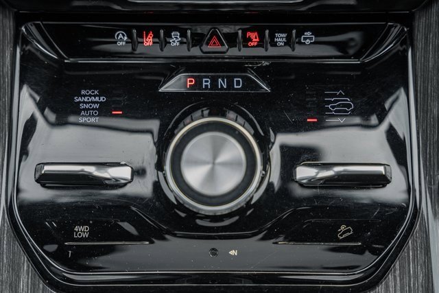 Used 2022 Jeep Wagoneer Series III w/ Premium Group I image 32