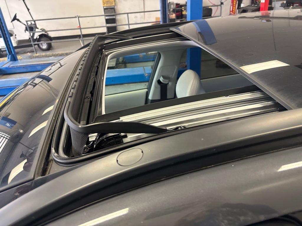 Used 2024 Hyundai Kona Limited FWD image 5