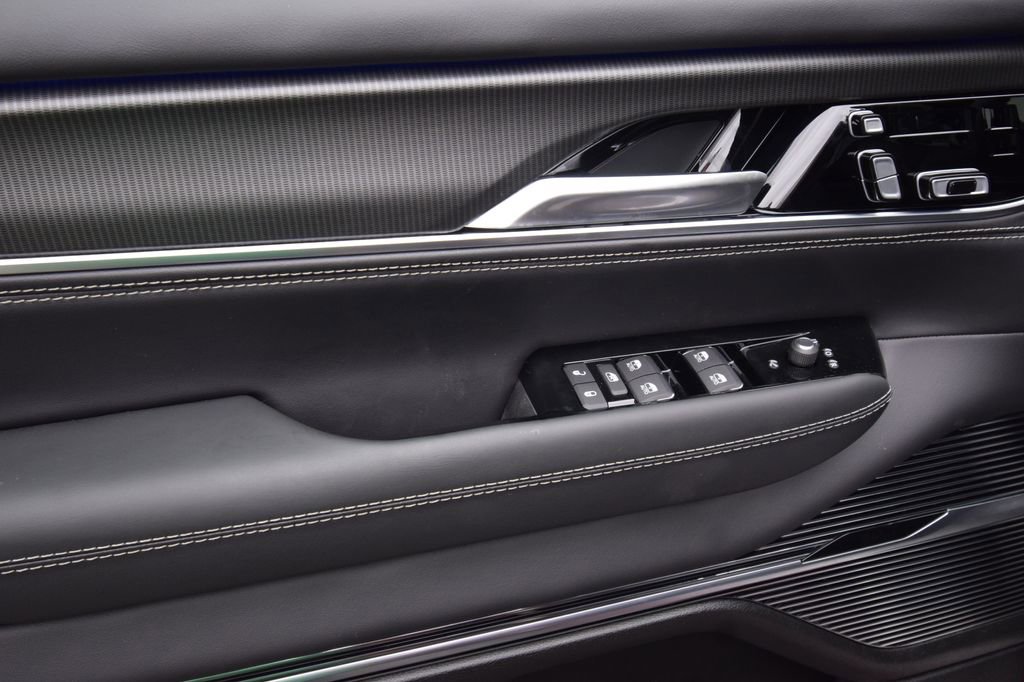 New 2026 Jeep Grand Wagoneer Summit AWD/4WD image 33