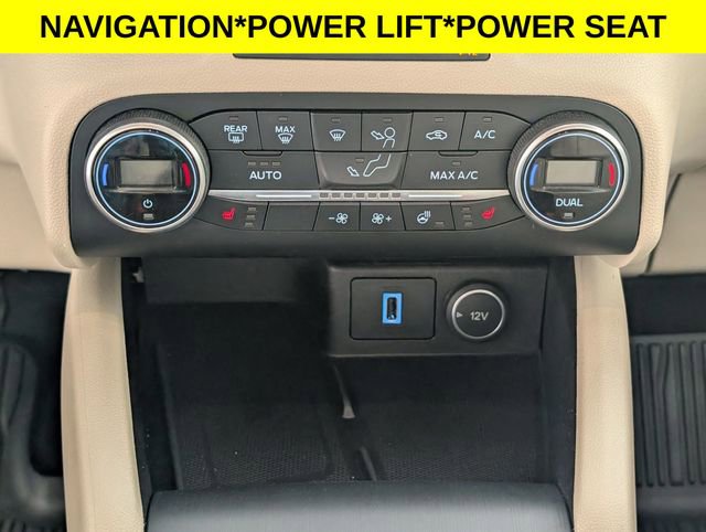 Used 2020 Ford Escape Titanium AWD/4WD image 22