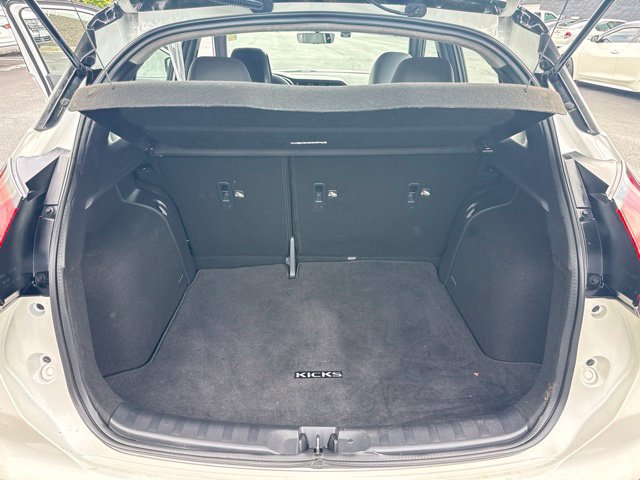 Used 2023 Nissan Kicks SR w/ SR Premium Package FWD image 17