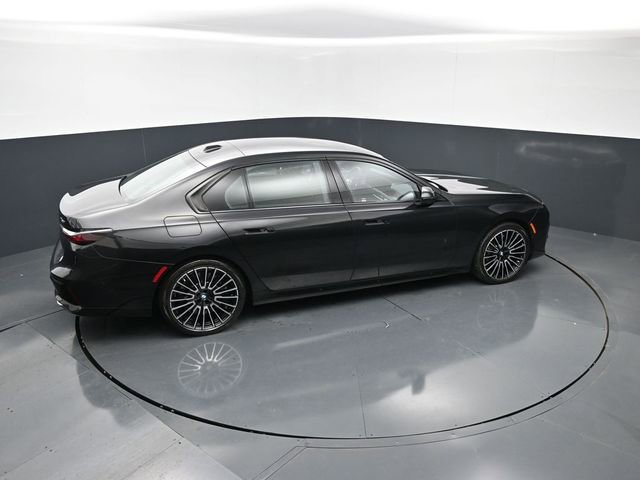 Used 2025 BMW 760i xDrive w/ Executive Package AWD/4WD image 24