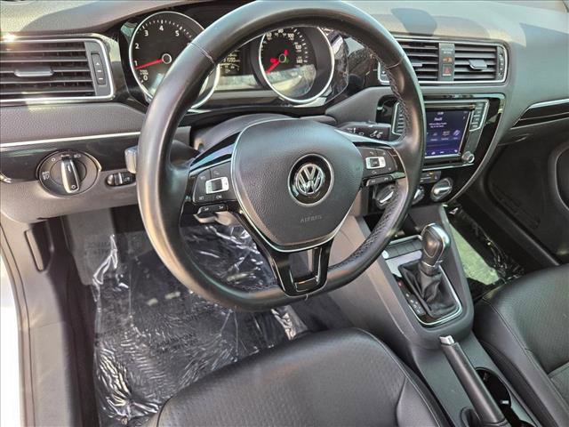 Used 2016 Volkswagen Jetta SEL FWD image 10