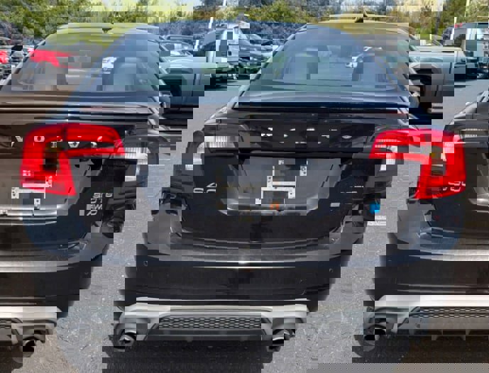 Used 2016 Volvo S60 T6 R-Design Platinum image 8