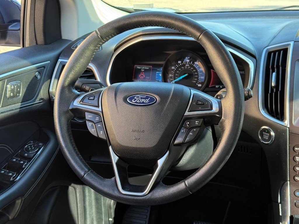 Used 2020 Ford Edge Titanium w/ Equipment Group 301A AWD/4WD image 11