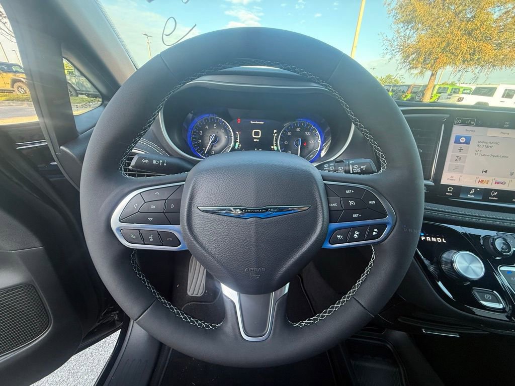 New 2026 Chrysler Pacifica Select image 20