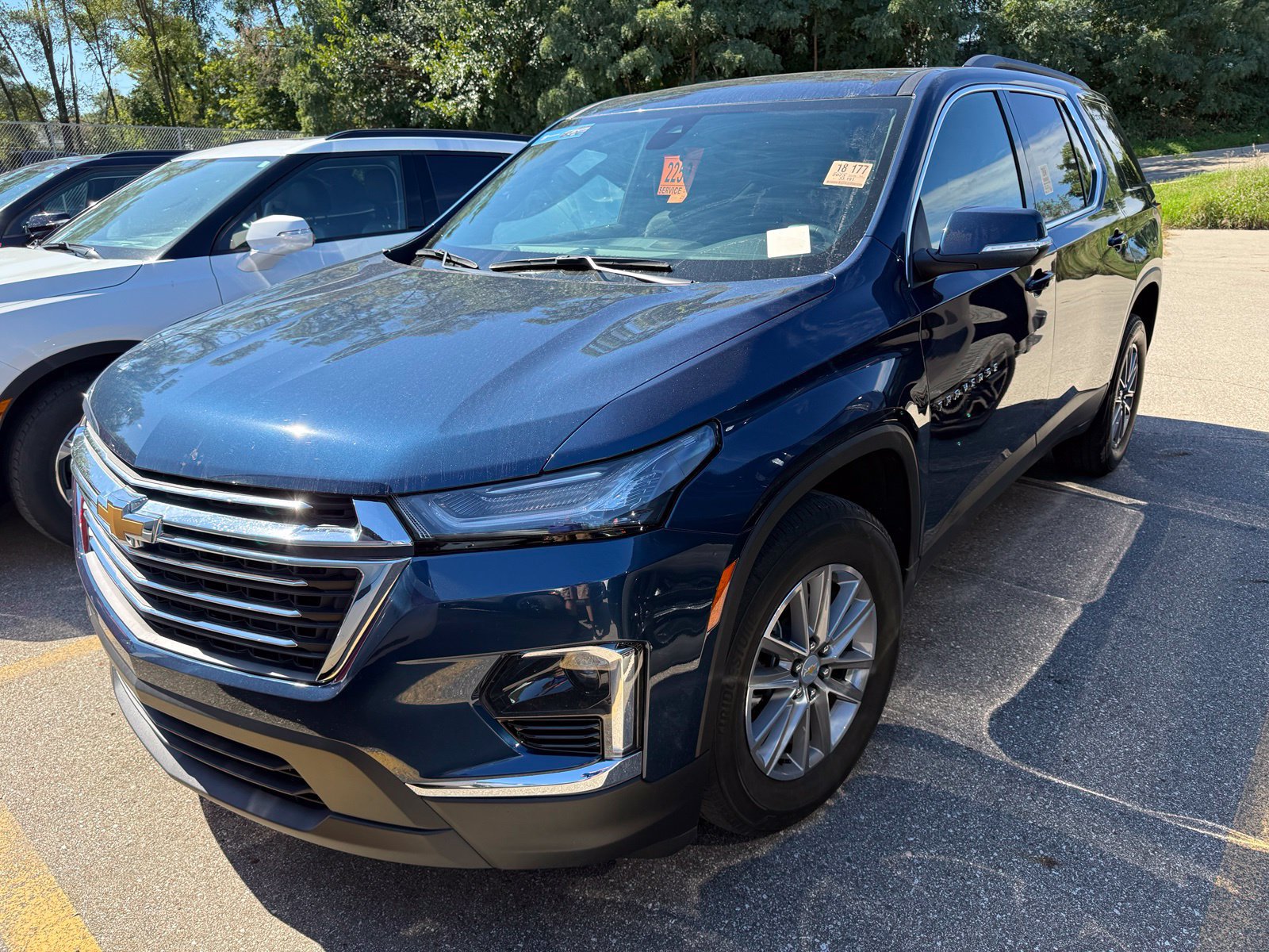 Used 2023 Chevrolet Traverse LT FWD image 5
