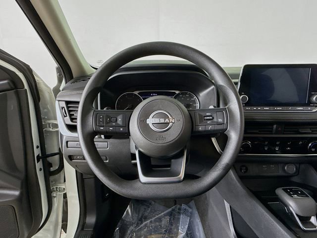 Used 2024 Nissan Rogue S image 11